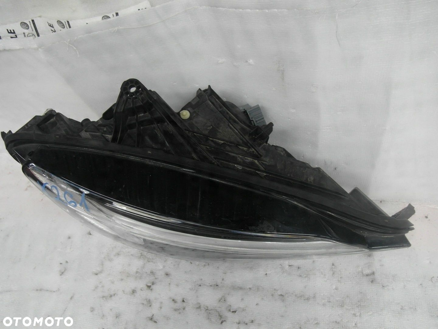 VOLVO V60 II FULL LED LAMPA PRZEDNIA PRAWA RYSA NA SZKLE - 11