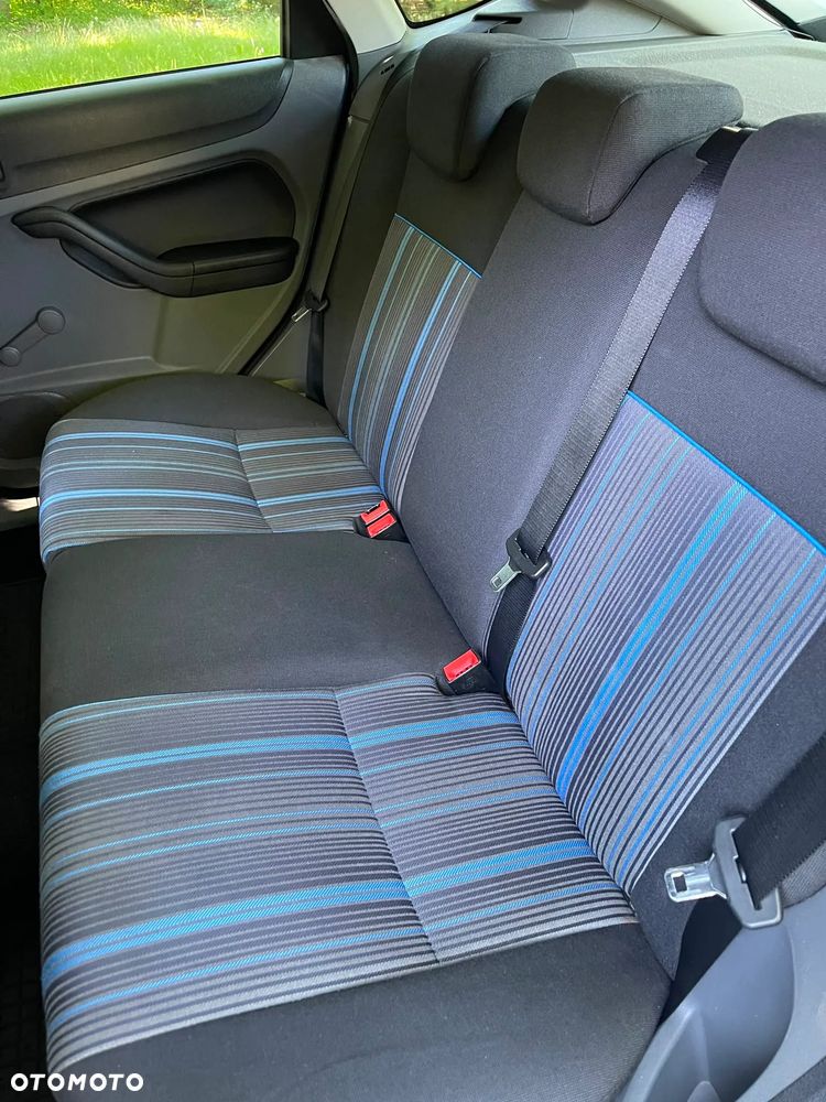 Ford Focus 1.6 Trend - 12