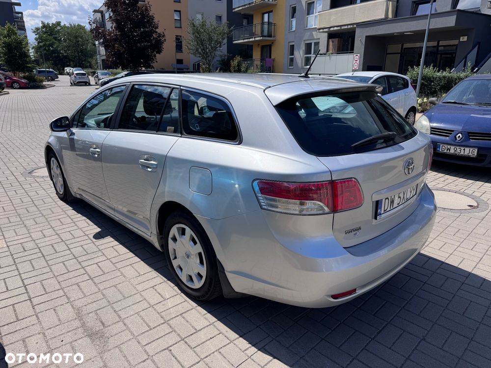 Toyota Avensis 2.0 D-4D 2010 - 6