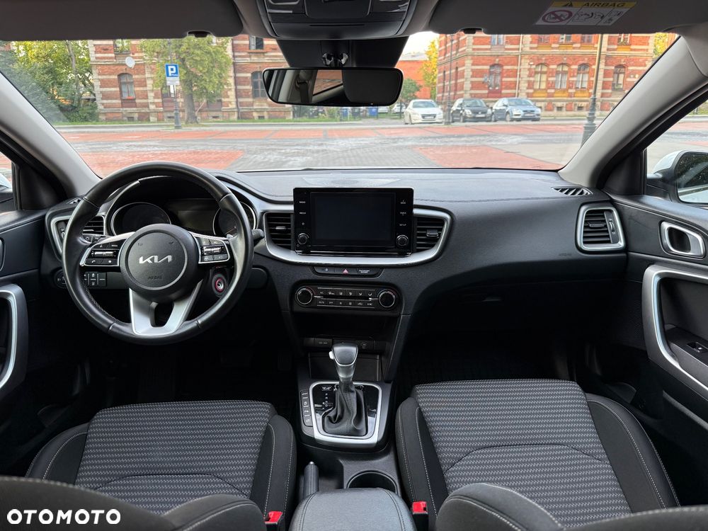 Kia XCeed - 13
