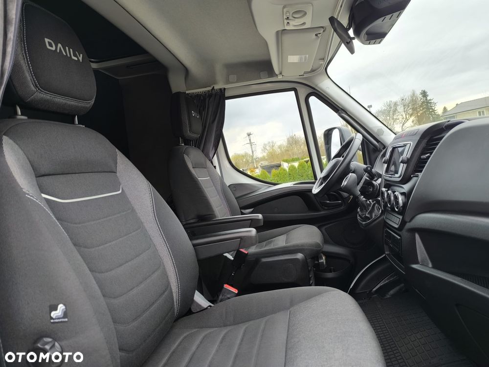 Iveco Daily 70C21, Automat, Sypialnia Tylna, 2 Łóżka, 15 Palet, Firana! - 17