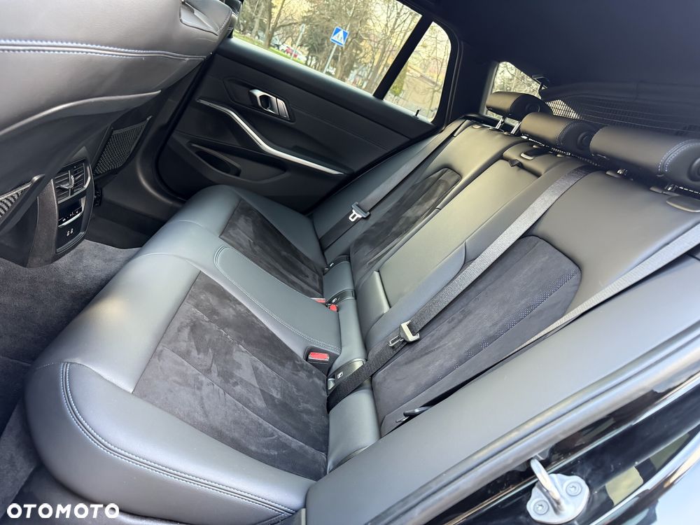 BMW Seria 3 320d xDrive M Sport - 32