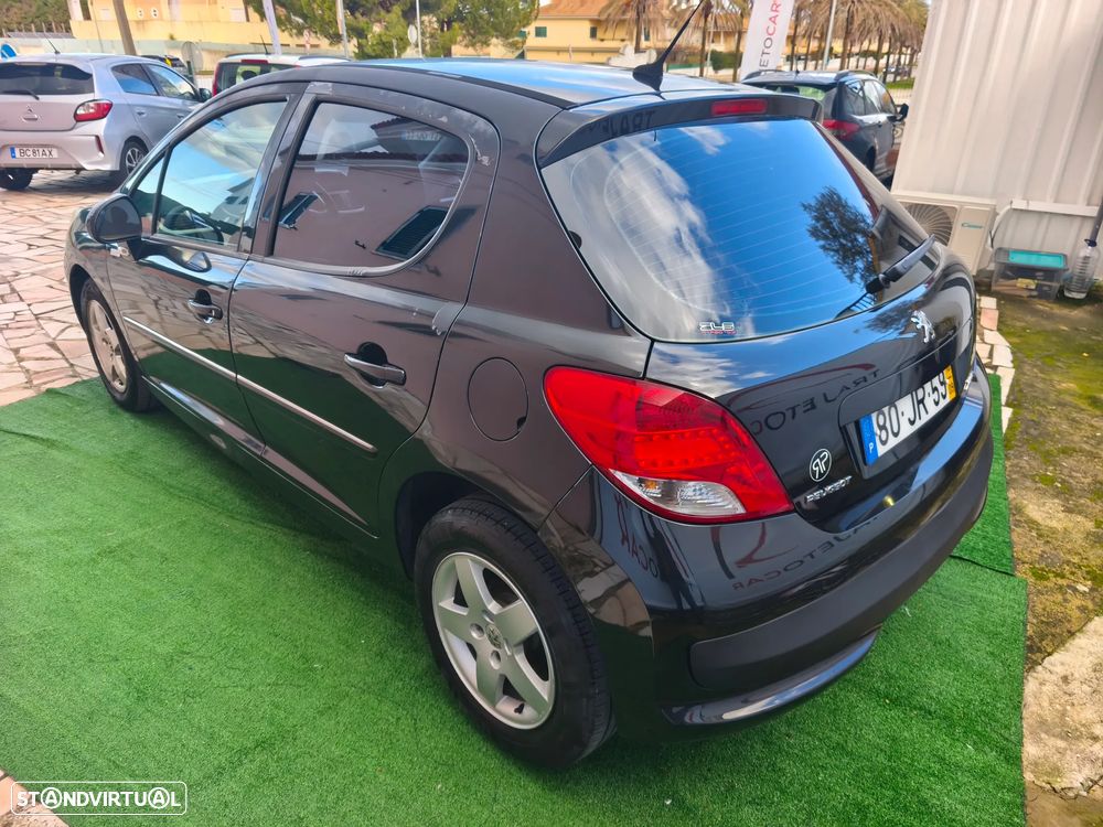 Peugeot 207 1.4 HDi Premium - 24