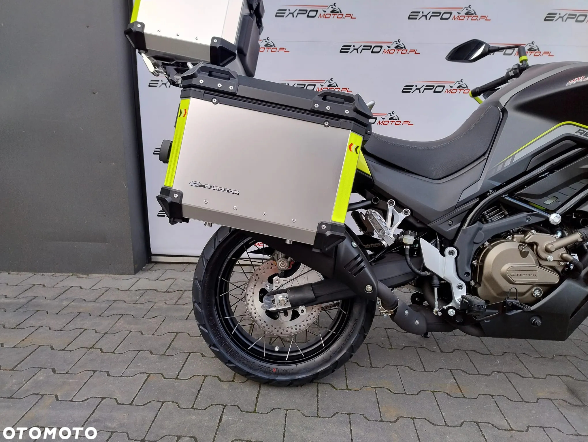 QJMOTOR SVT 650 - 3