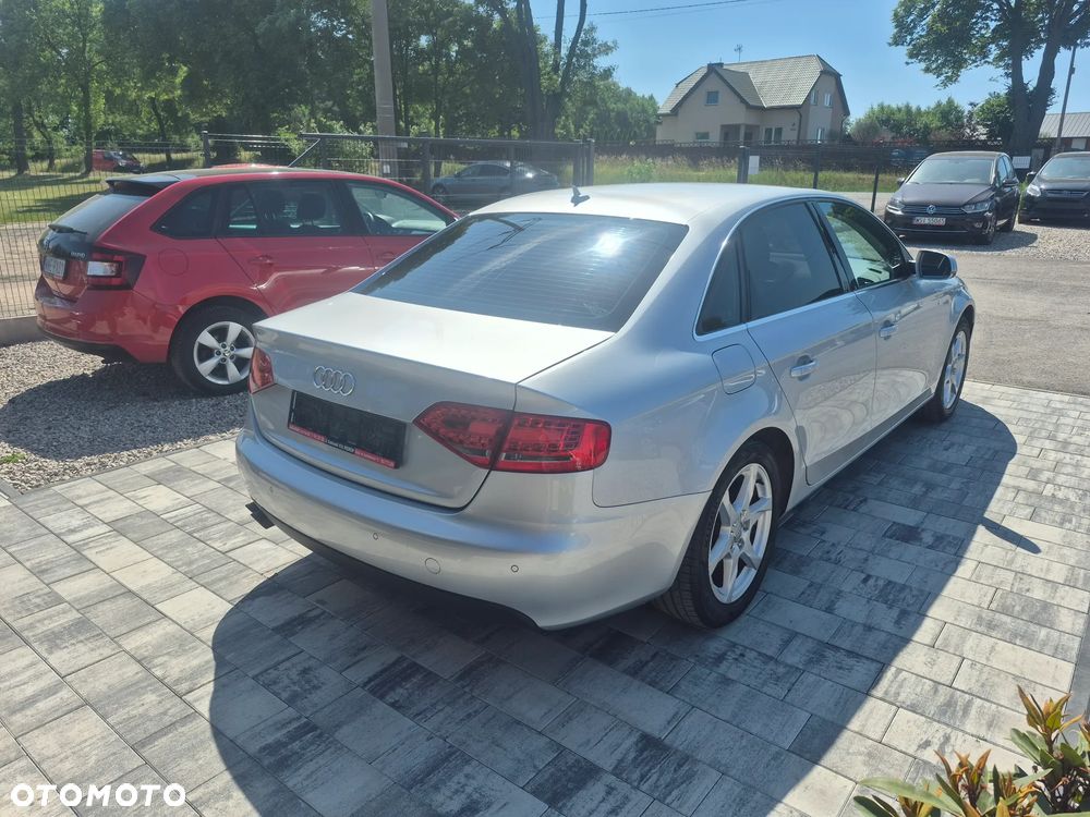 Audi A4 Limousine - 8