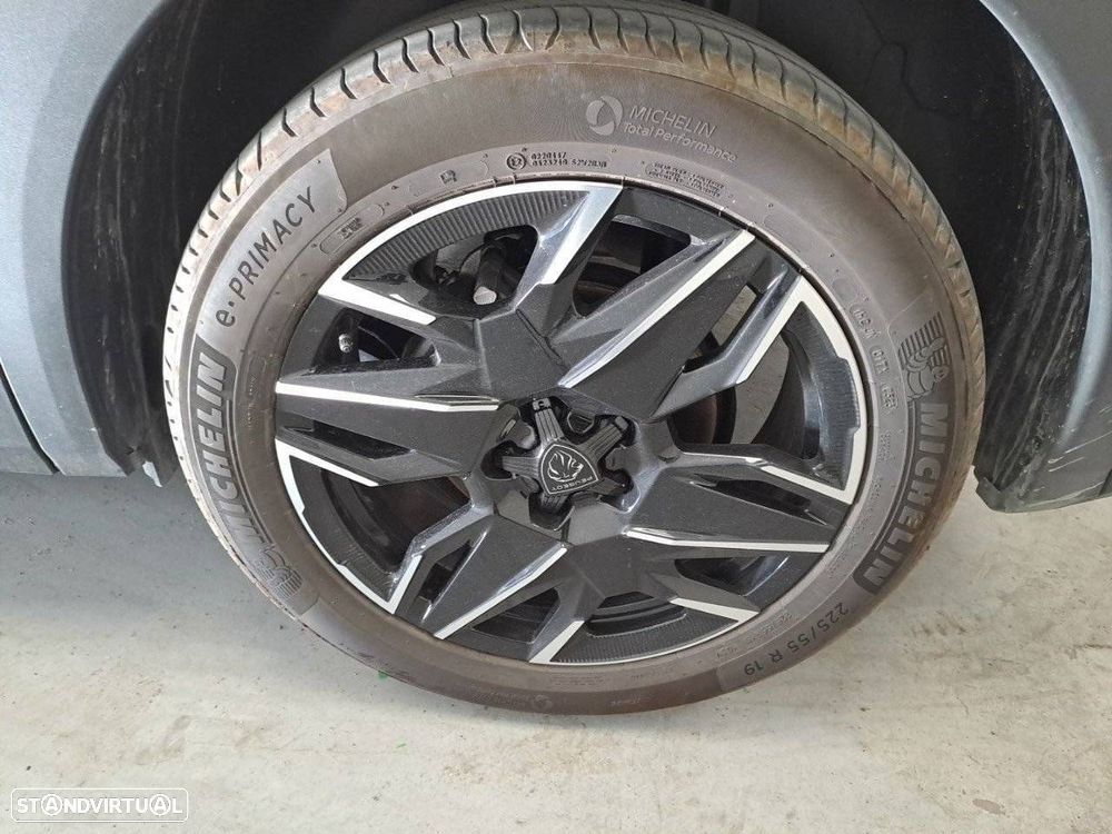 Peugeot 3008 1.2 Hybrid Allure e-DCS6 - 11