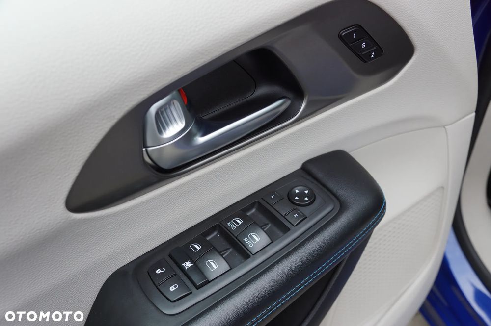 Chrysler Pacifica - 22