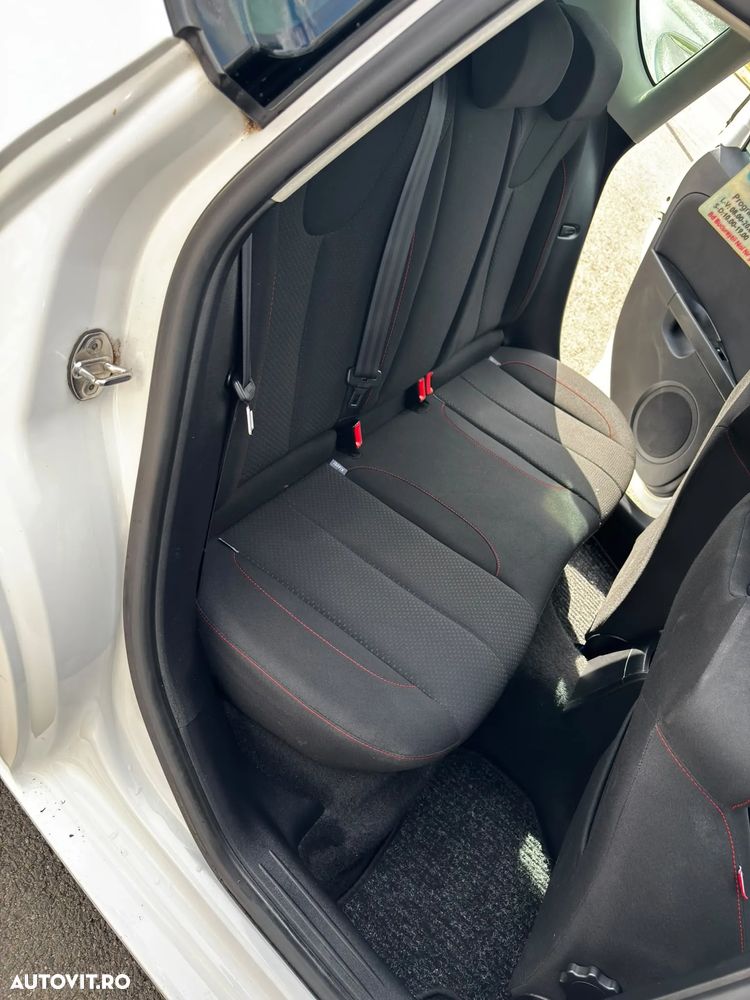 SEAT Leon 2012 — imagine 16