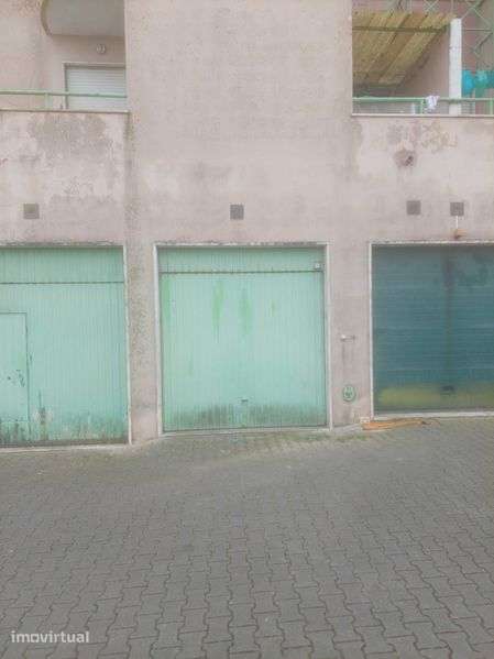 Garagem aluga-se Rio de Mouro - Grande imagem: 2/5