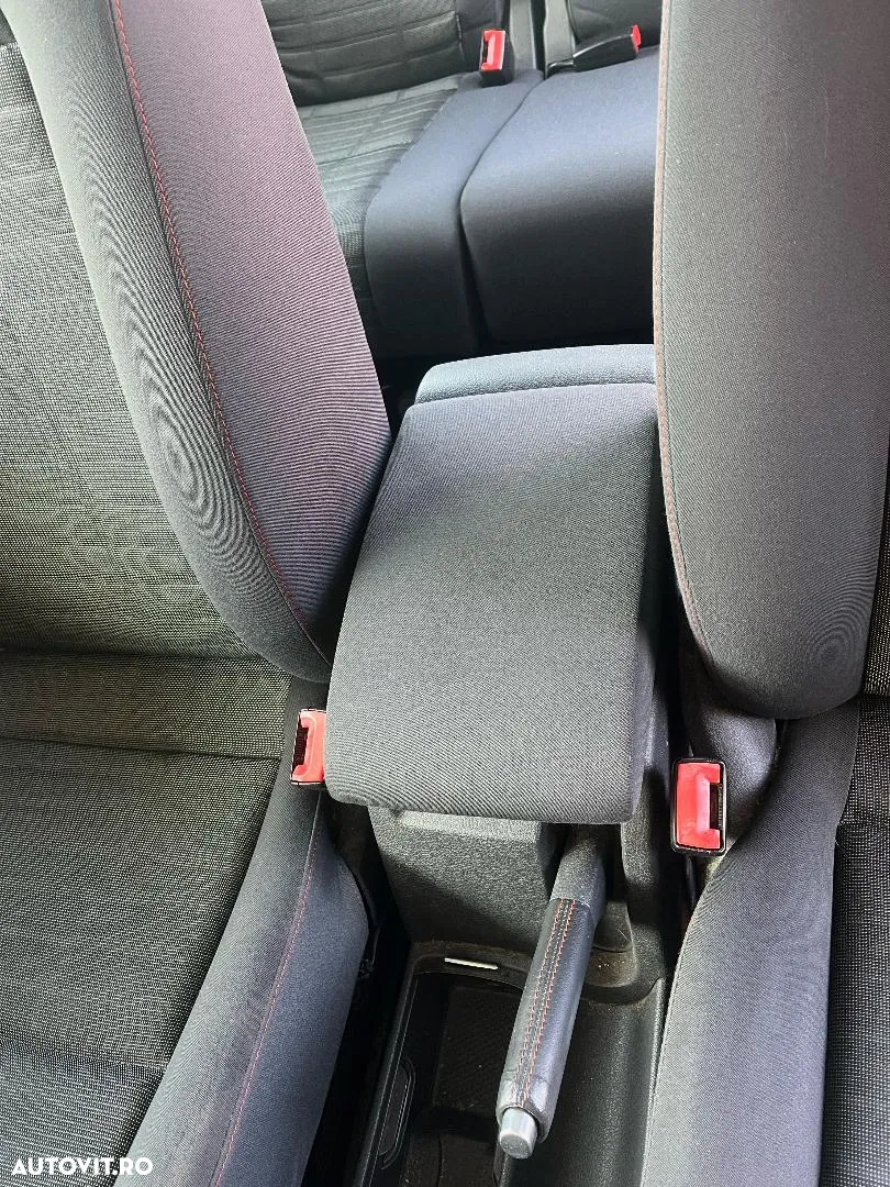 Golf5 plus BLS 2006-interior textil, scaune incalzite si cotiera - 3