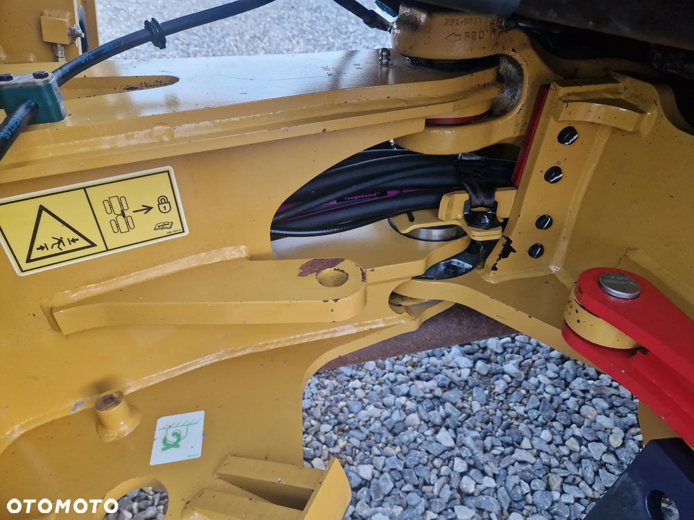 Caterpillar 906M - 20