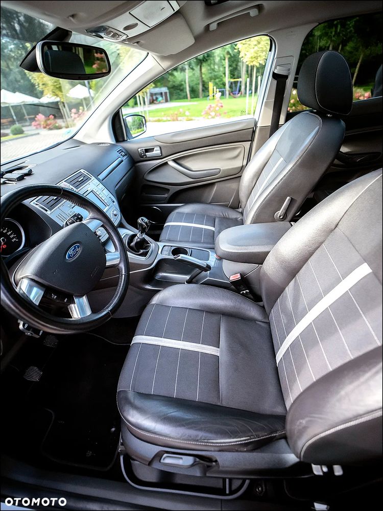 Ford Kuga - 30