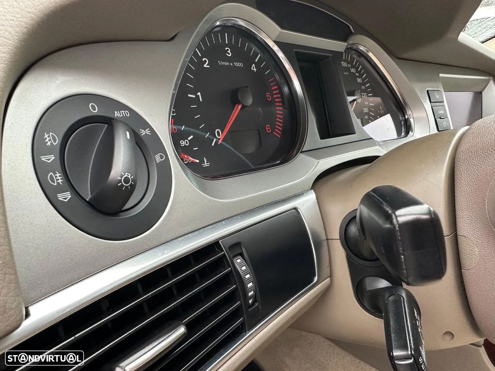 Audi A6 2.0 TDI Multitronic Exclu. - 23