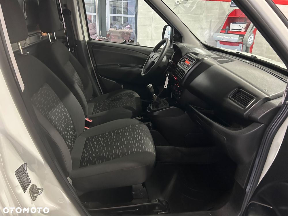 Opel Combo - 26