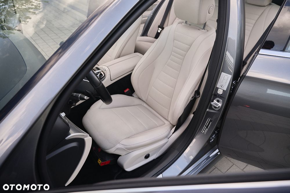 Mercedes-Benz Klasa E 220 d 4-Matic 9G-TRONIC - 17