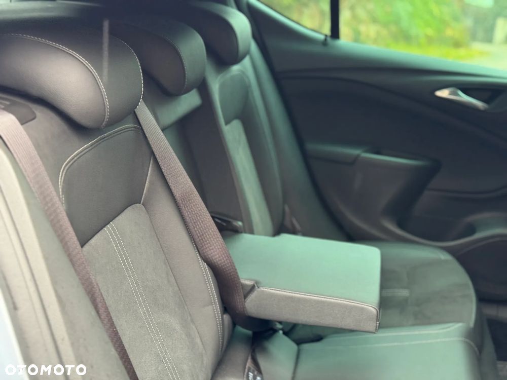 Opel Astra 1.2 Turbo Start/Stop Ultimate - 26