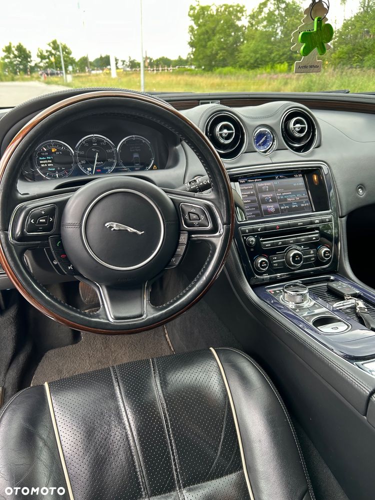 Jaguar XJ 5.0 V8 LWB Portfolio - 21