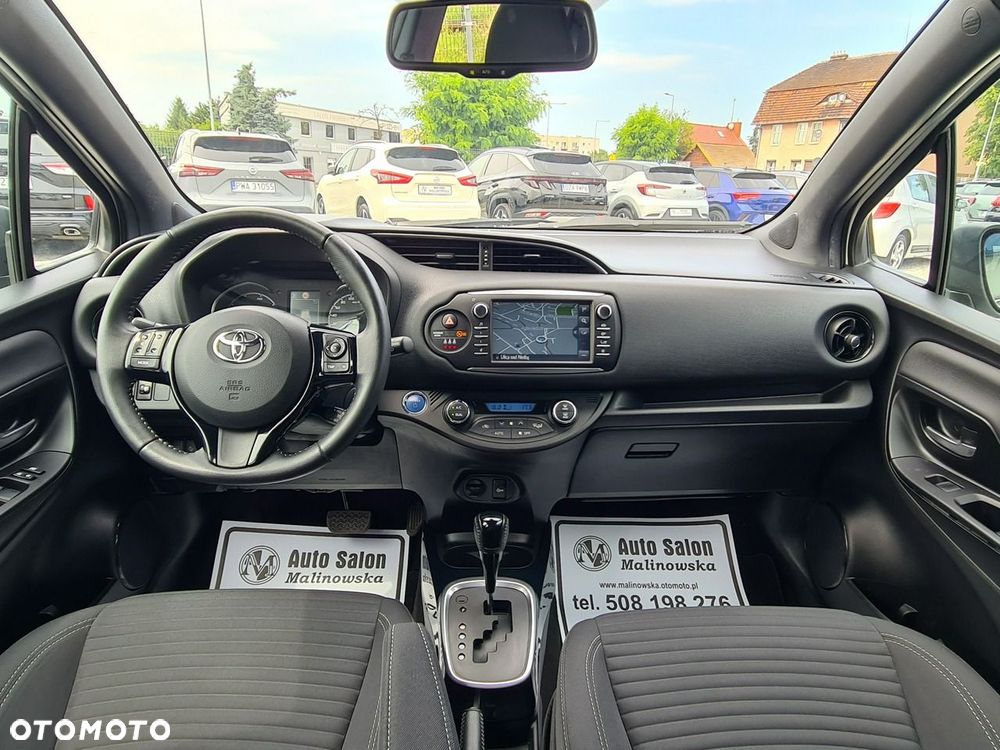 Toyota Yaris Hybrid 100 Premium - 13