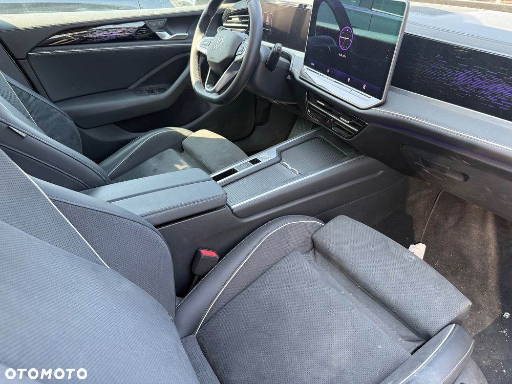 Volkswagen Passat - 11