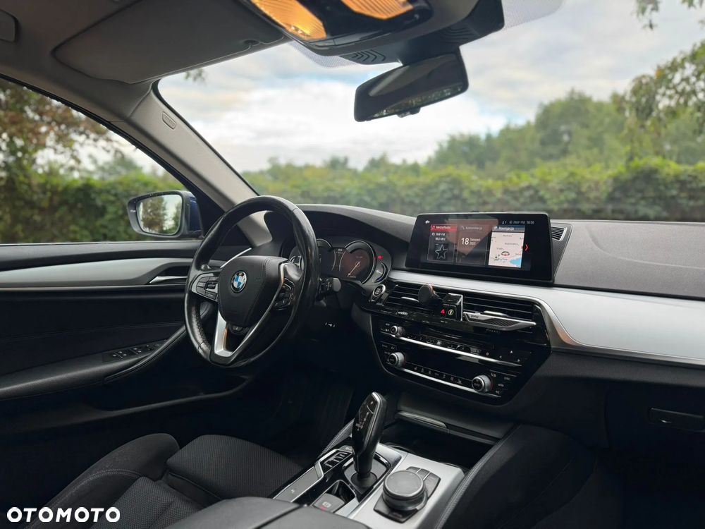 BMW Seria 5 530d xDrive Touring Sport Line - 18