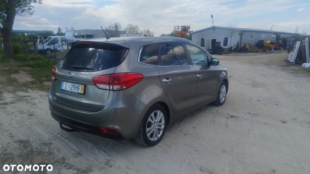Kia Carens 1.7 CRDi XL 7os - 4