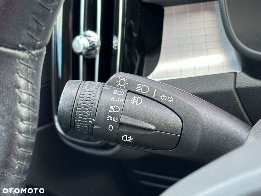 Volvo XC 40 T3 Geartronic Momentum - 20