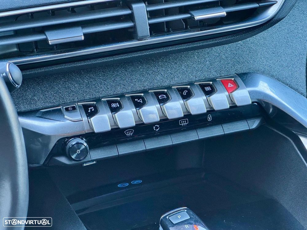 Peugeot 3008 1.6 BlueHDi Allure EAT6 J18 - 26