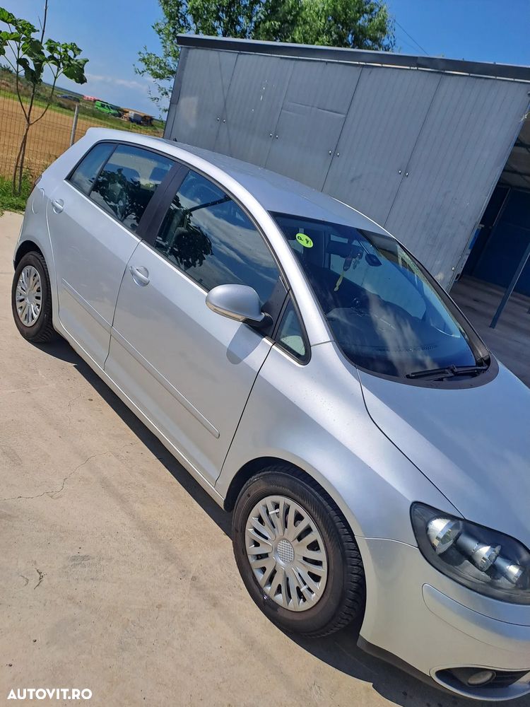 Volkswagen Golf 1.6 FSI Comfortline - 3