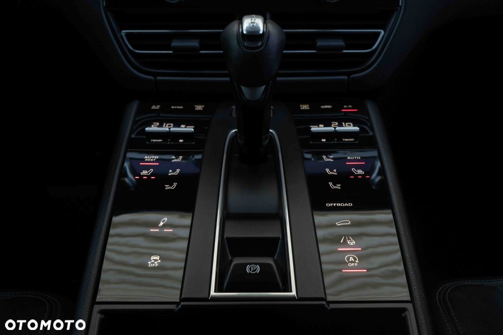Porsche Macan T - 23