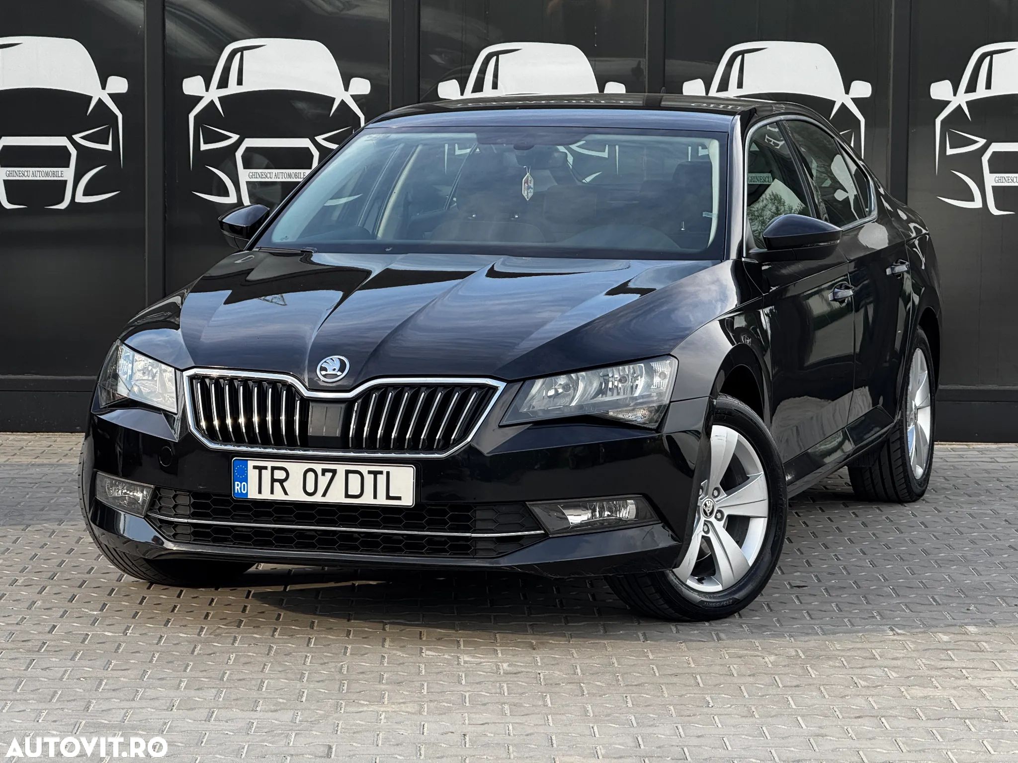 Skoda Superb 2.0 TDI Active - 1