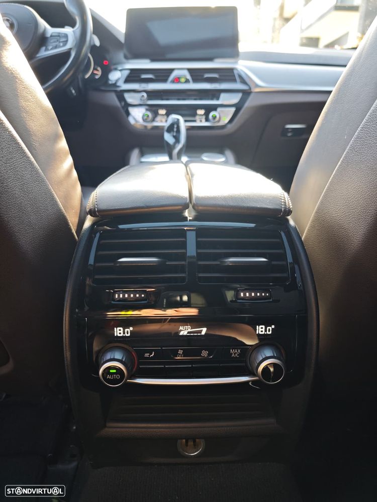 BMW 520 d Pack Desportivo M Auto - 18