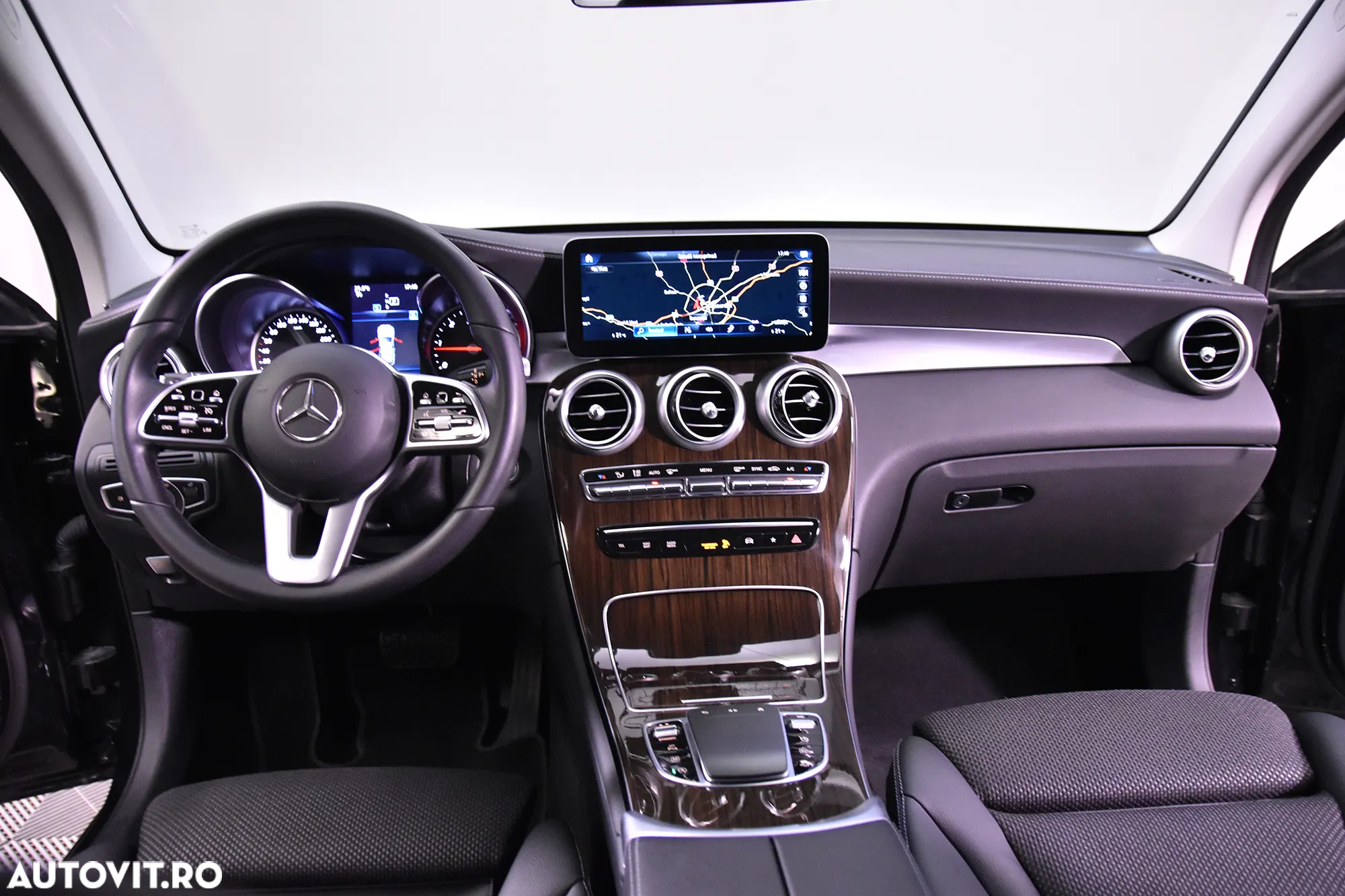 Mercedes-Benz GLC 220 d 4MATIC - 9