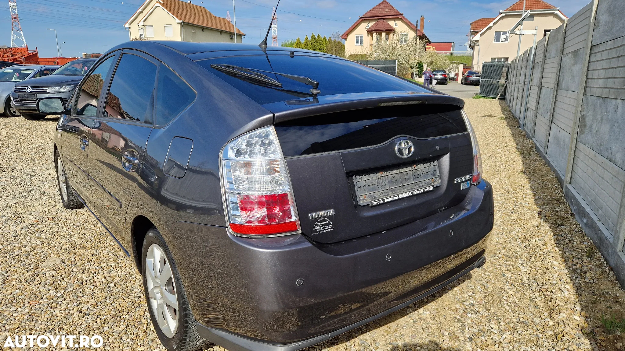 Toyota Prius - 3