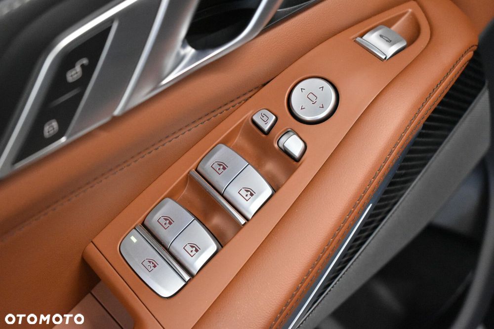 BMW X7 - 7