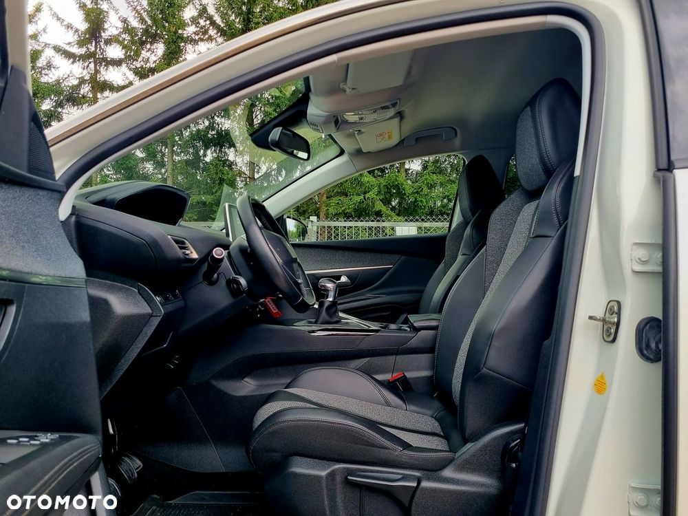 Peugeot 3008 1.6 BlueHDi Allure S&S - 9