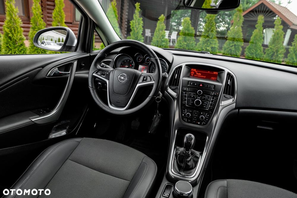 Opel Astra 1.4 Turbo - 26