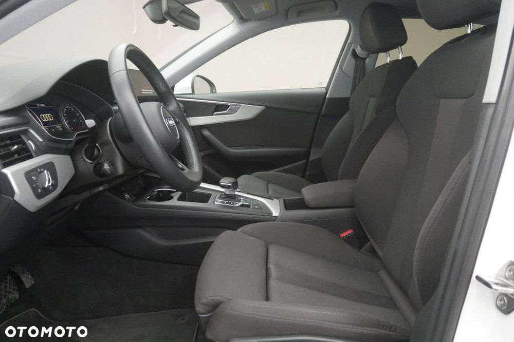 Audi A4 Limousine - 12