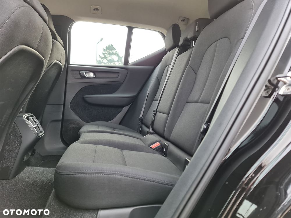 Volvo XC 40 D3 AWD Geartronic Momentum Pro - 17