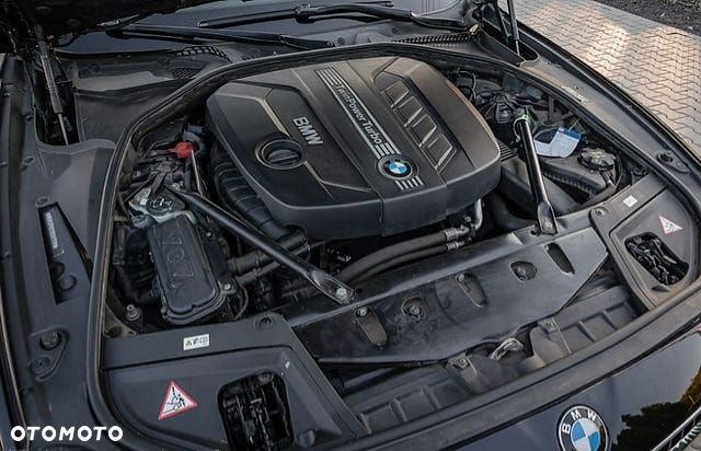 BMW Seria 5 525d - 36