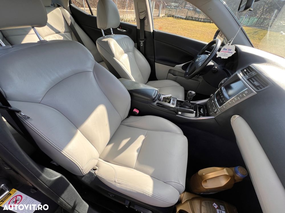 Lexus Seria IS 220d Luxury Line - 10