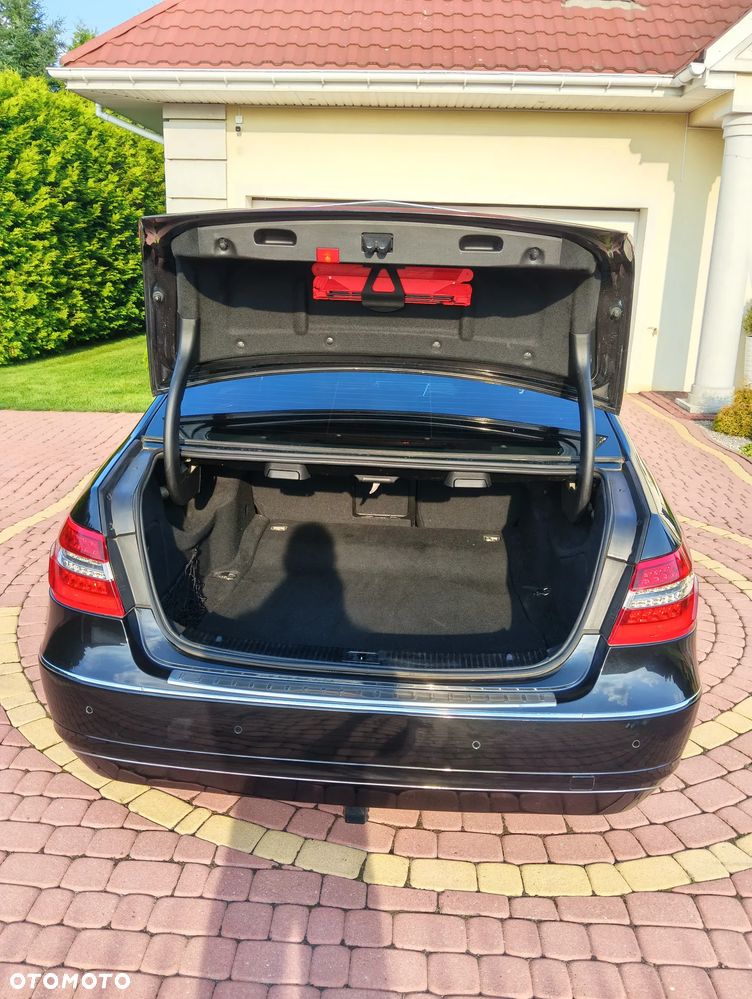 Mercedes-Benz Klasa E 200 CDI BlueEff Avantgarde - 14