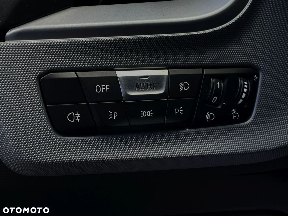 BMW Seria 2 218i Business Edition - 31
