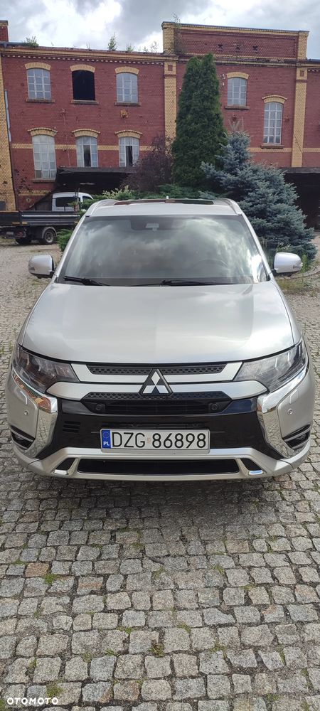 Mitsubishi Outlander Instyle + - 2
