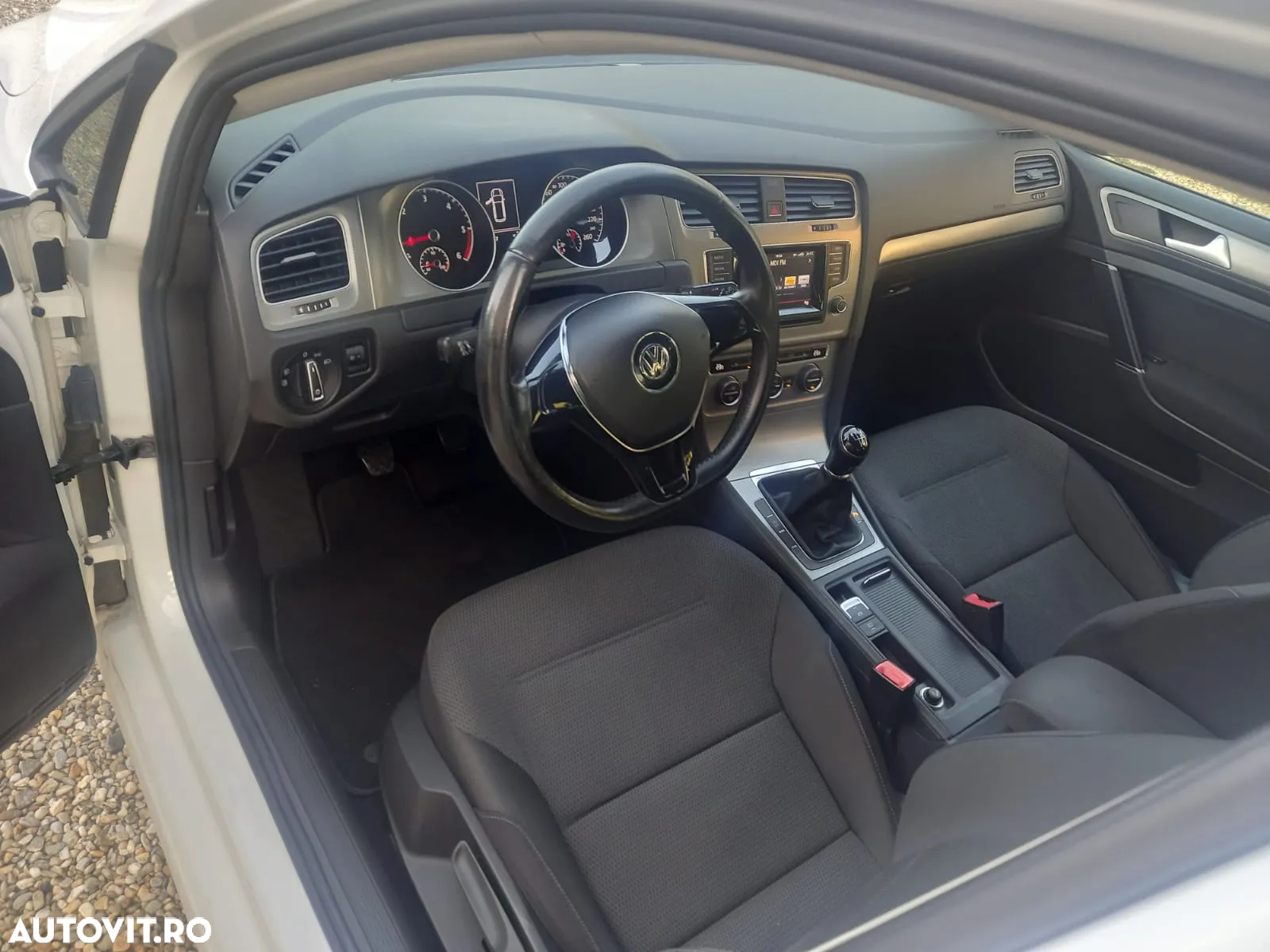Volkswagen Golf 2.0 TDI BlueMotion Technology Edition - 13