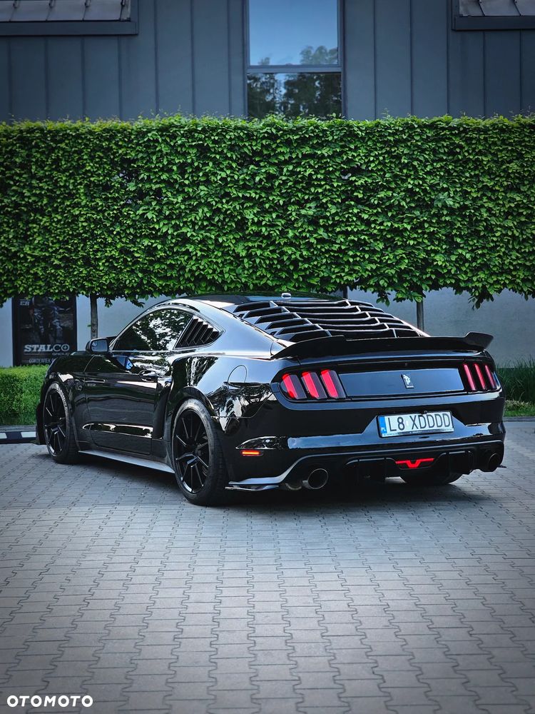 Ford Mustang 5.0 V8 GT - 4