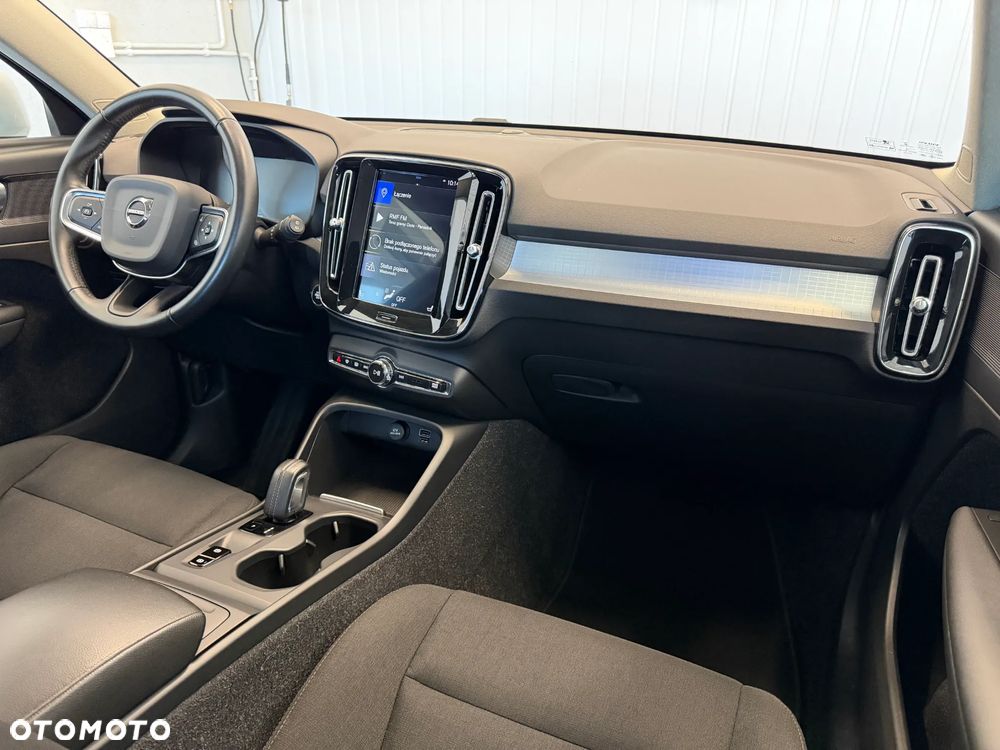 Volvo XC 40 T3 Momentum Pro - 22