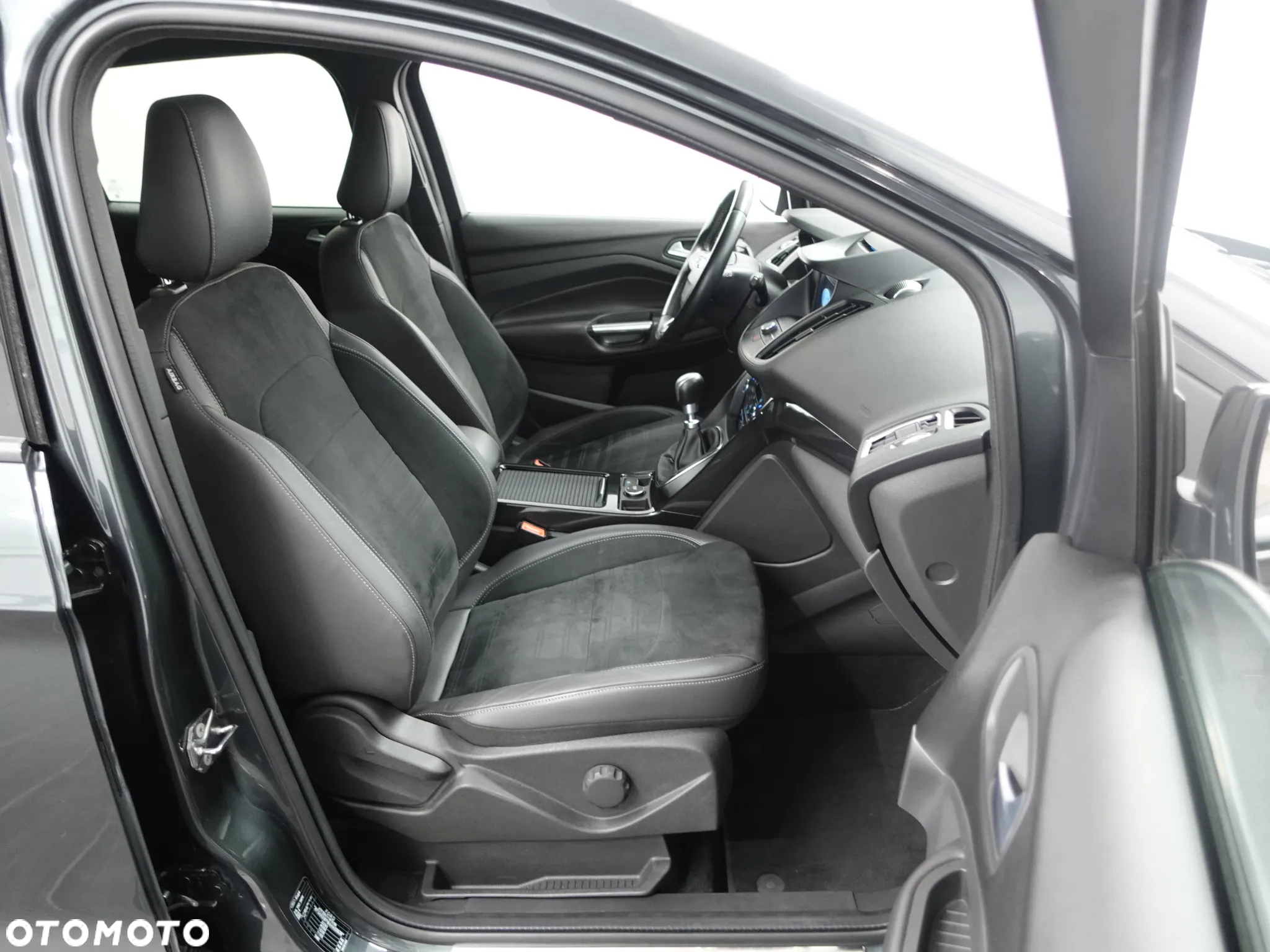 Ford Kuga 2.0 TDCi AWD ST-Line - 26