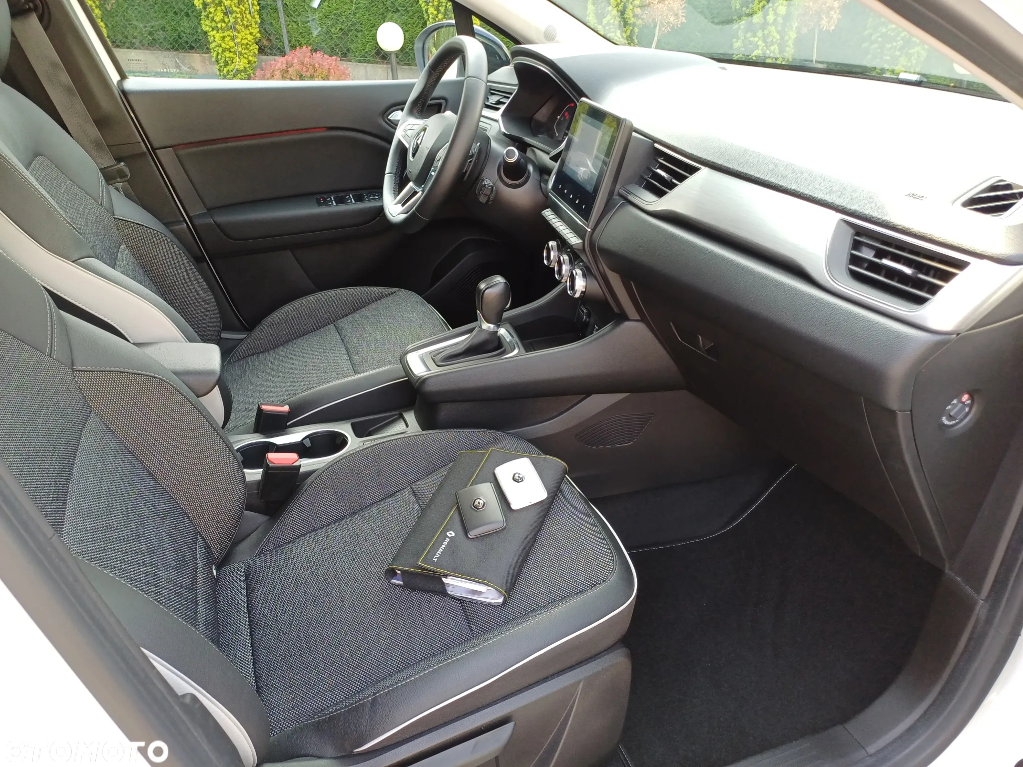 Renault Captur 1.3 TCe mHEV Intens EDC - 13
