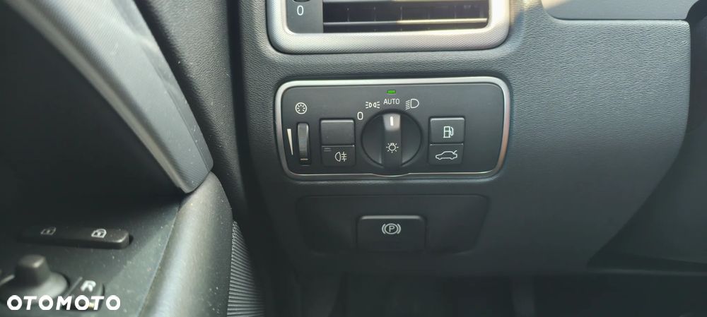 Volvo V70 D4 Momentum - 16