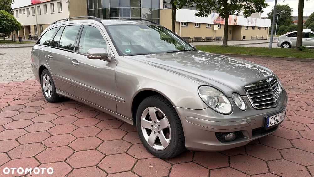 Mercedes-Benz E-Class 2008 photo 2